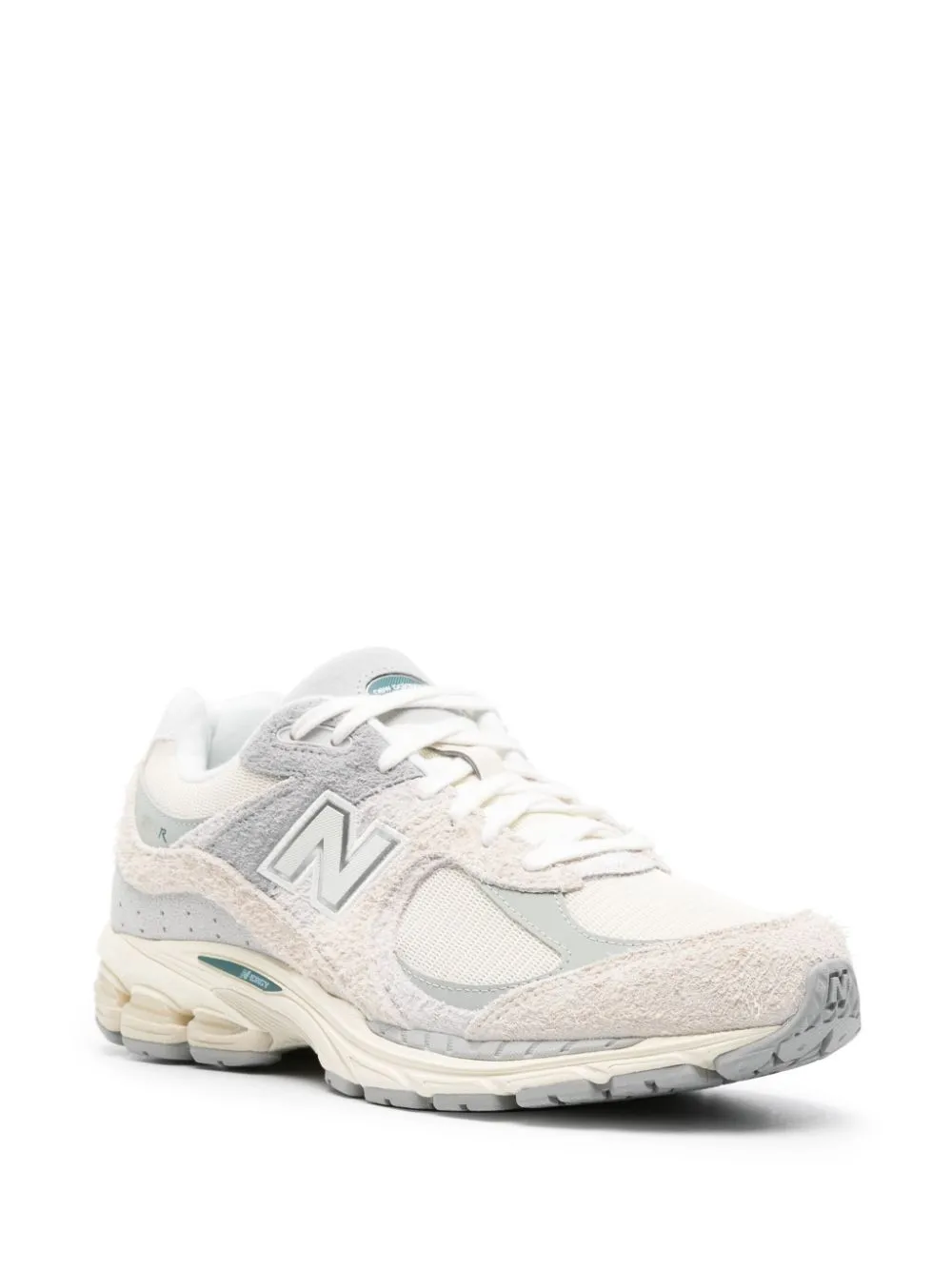 2002r sneakers