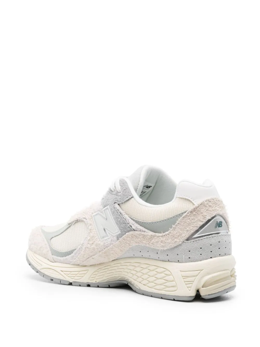 2002r sneakers