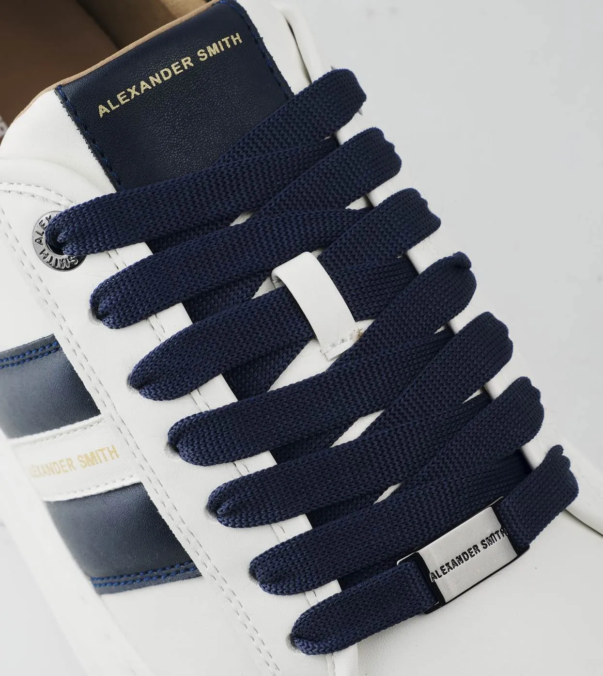 Eco Wembley Man White Blue
