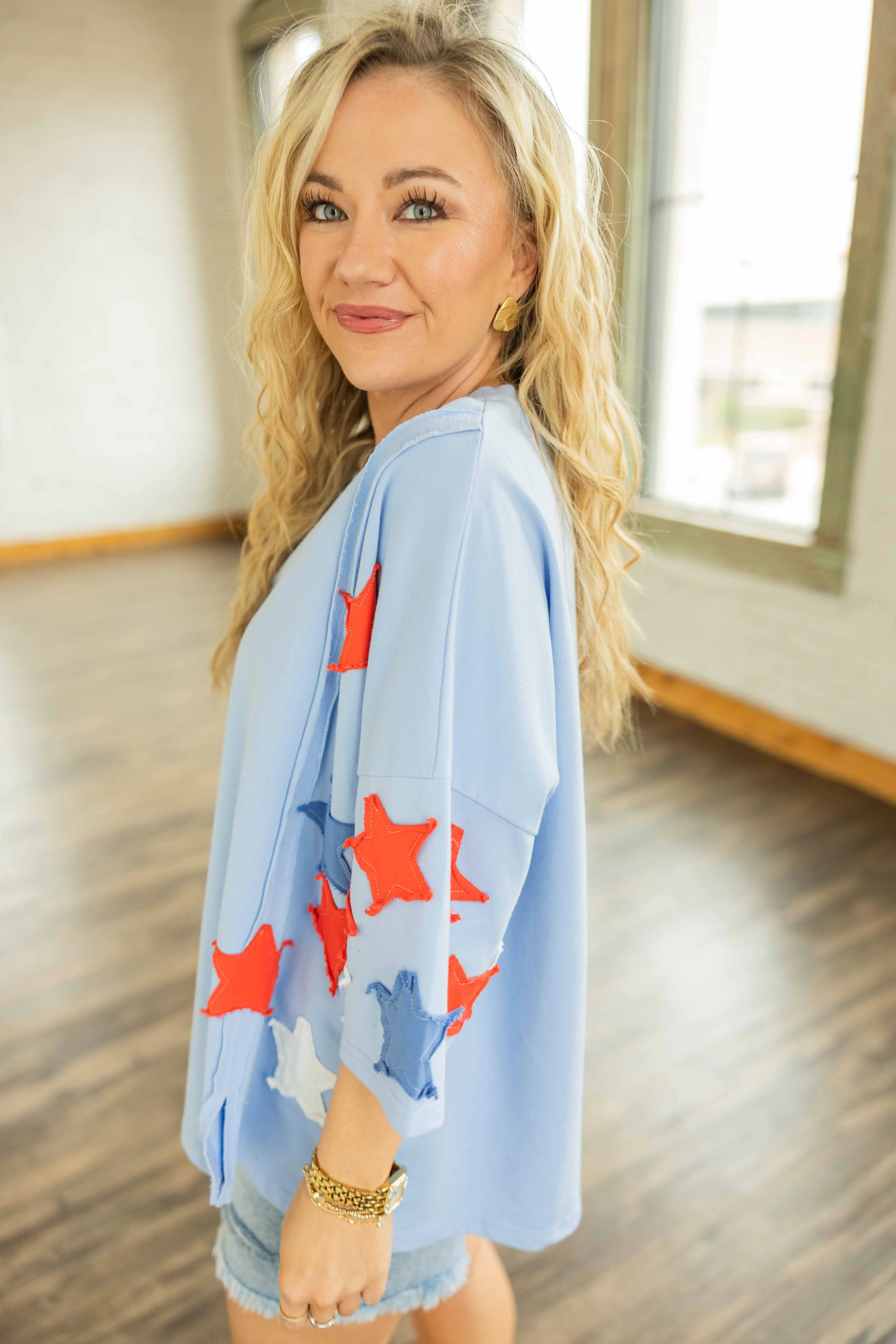 ELLE OVERSIZED STAR PATCH TOP