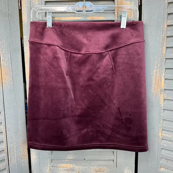 Lululemon Scuba High-Rise Mini Skirt *Velvet Garnet Sz M NWT