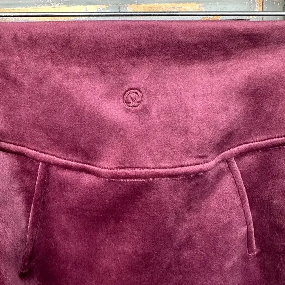 Lululemon Scuba High-Rise Mini Skirt *Velvet Garnet Sz M NWT