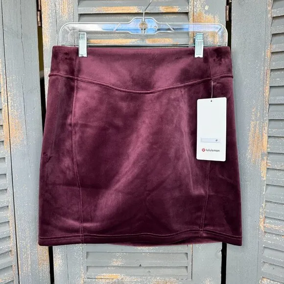 Lululemon Scuba High-Rise Mini Skirt *Velvet Garnet Sz M NWT