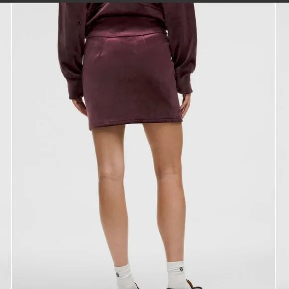 Lululemon Scuba High-Rise Mini Skirt *Velvet Garnet Sz M NWT
