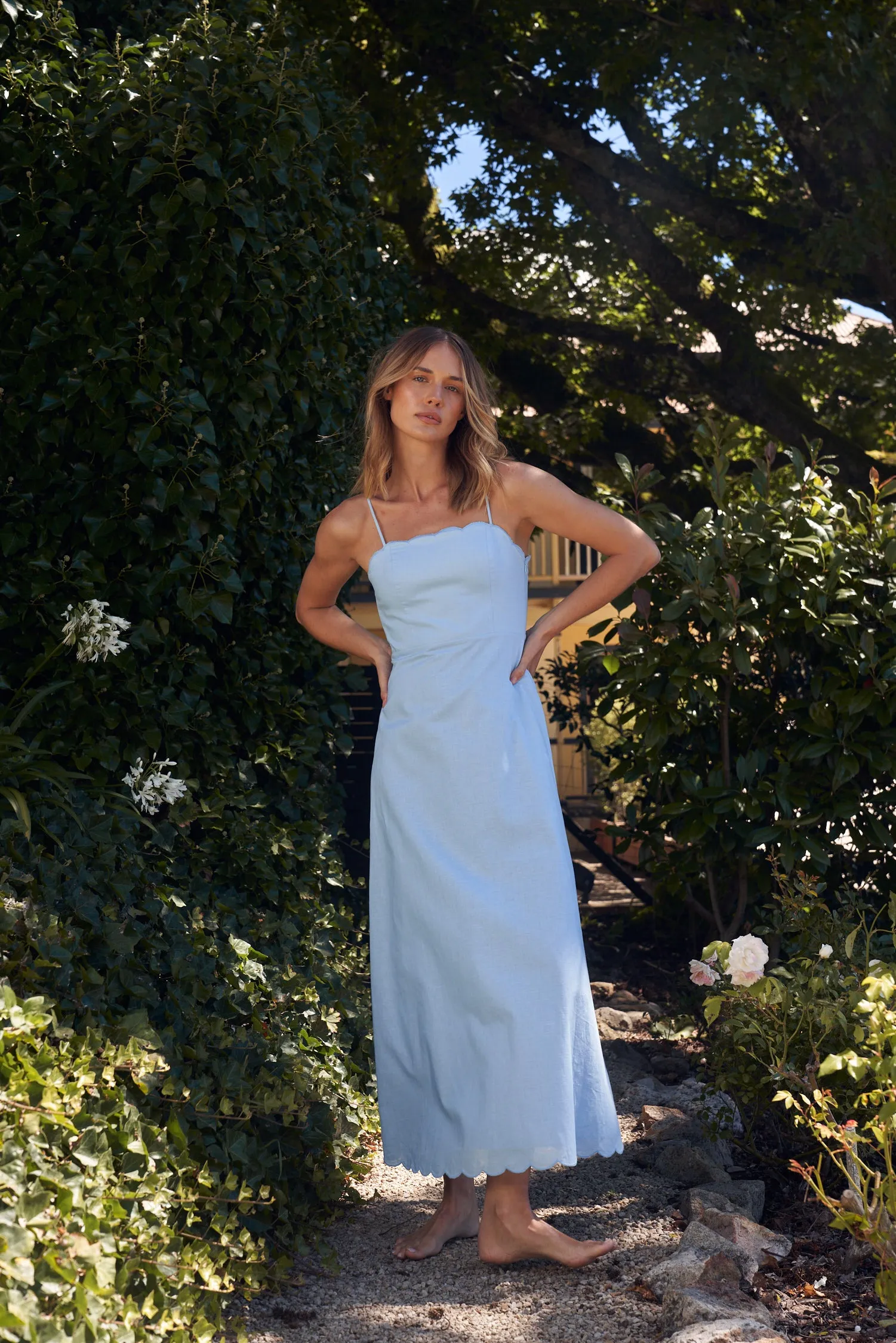 MOLLY DRESS IN POWDER