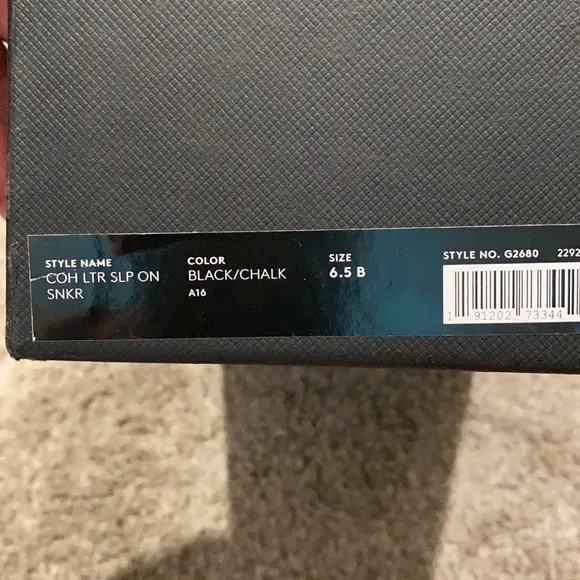 New in box Coach floral slides