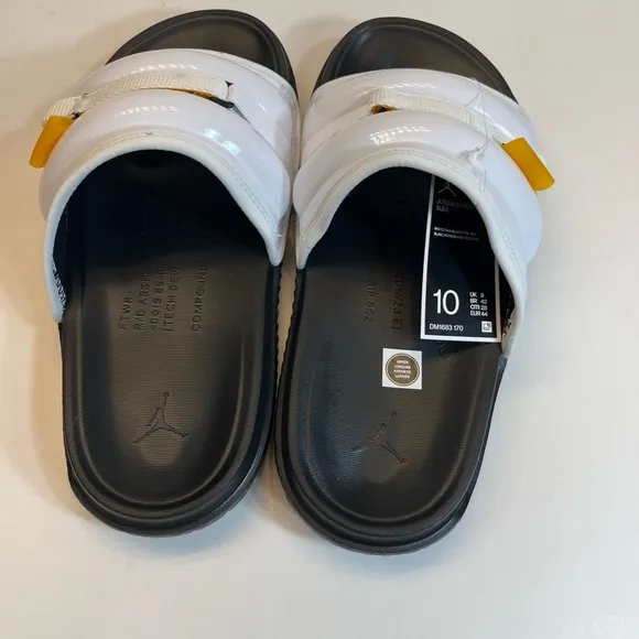 Nike Jordan Super Play Men’s Slides Size 10 White/Black/Fire Red/Taxi