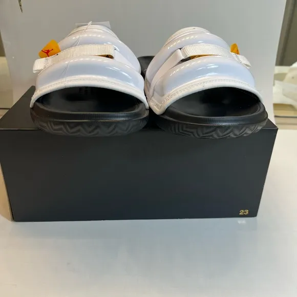 Nike Jordan Super Play Men’s Slides Size 10 White/Black/Fire Red/Taxi