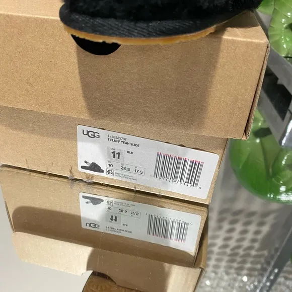 NWT Toddler UGG Slides 11