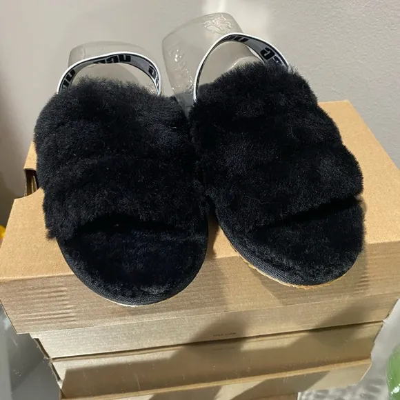 NWT Toddler UGG Slides 11
