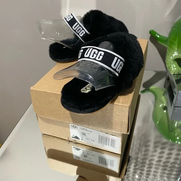 NWT Toddler UGG Slides 11