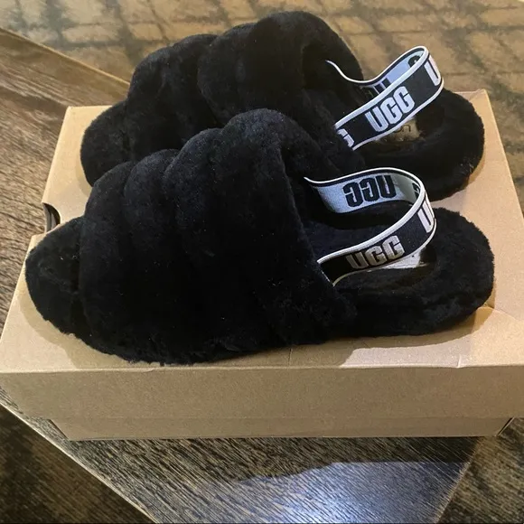 Ugg fluff yeah slides size 6 youth