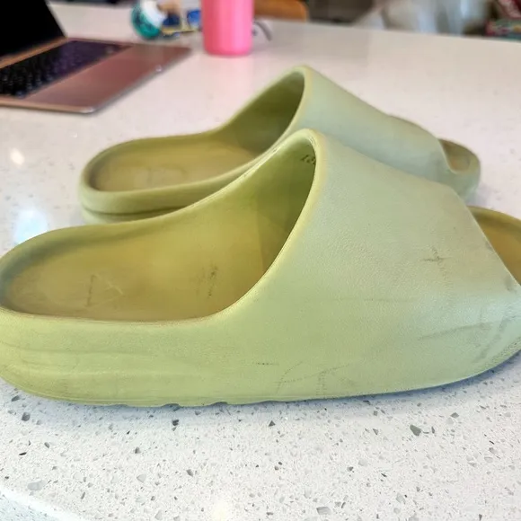 Yeezy Slides Resin Olive Green Mens Size 13 (fit 12)