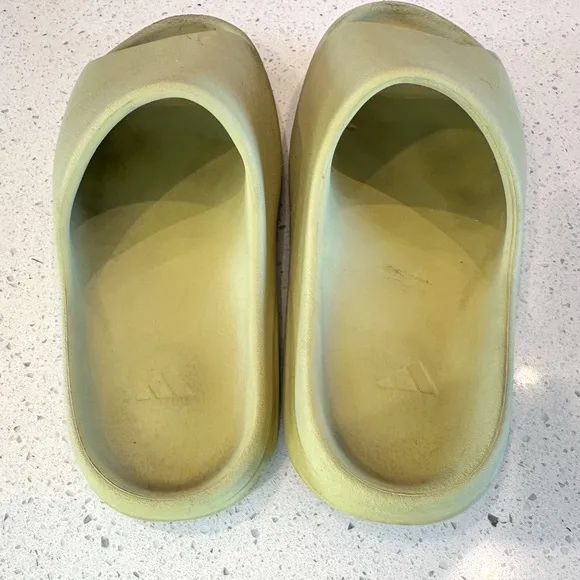 Yeezy Slides Resin Olive Green Mens Size 13 (fit 12)